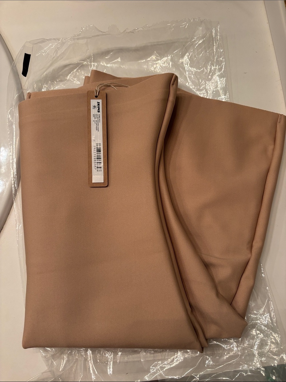 SKIMS body high- waisted short clay Nude XL